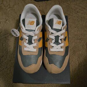 NIB New Balance 237 11 wide kids